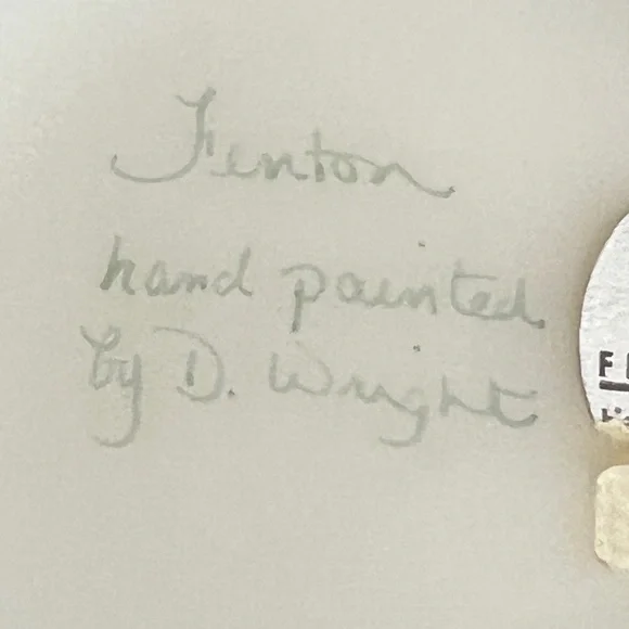 Fenton Satin Custard Ruffled Crimped Edge Vase Pink Flowers signed D Wright - Picture 7 of 9